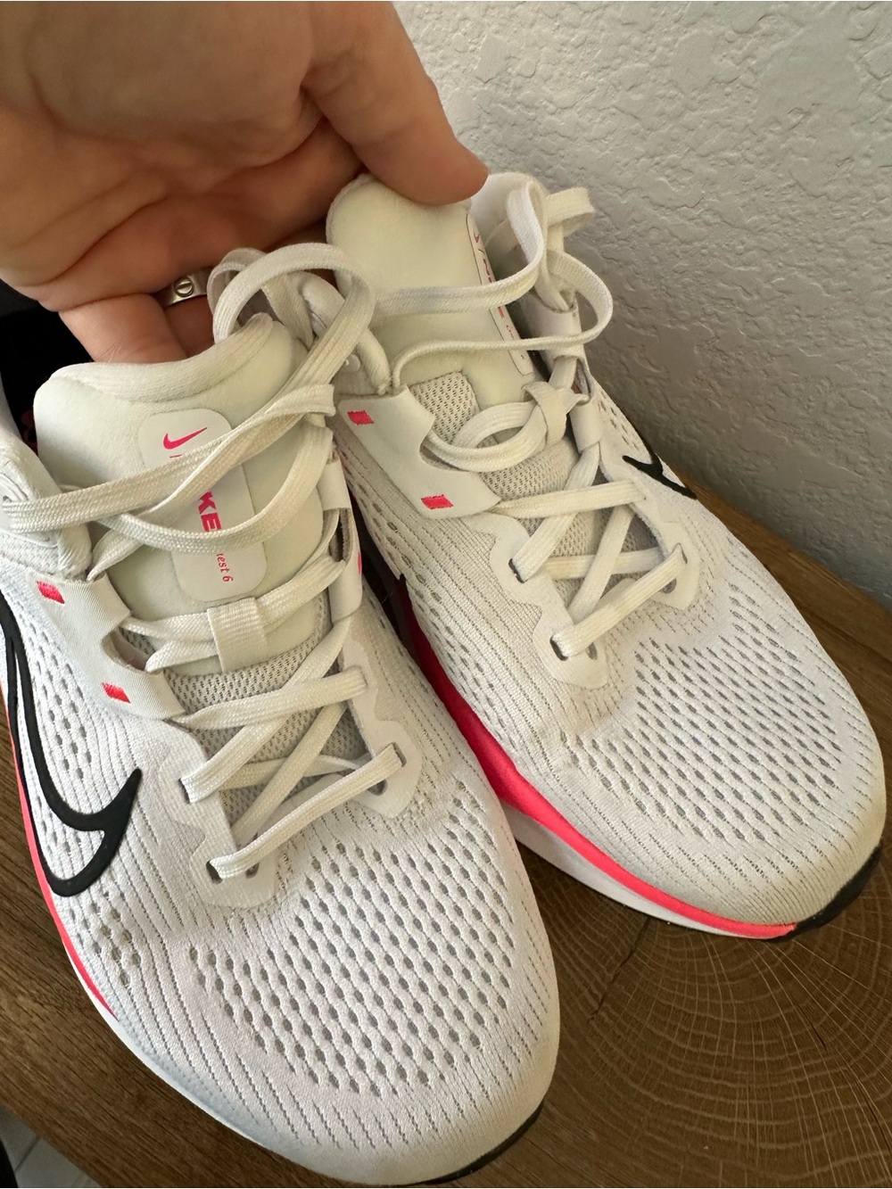 Nike White & Pink Women’s ComfyRide Running Sneakers with Black Swoosh QUEST 6 - Picture 3 of 11